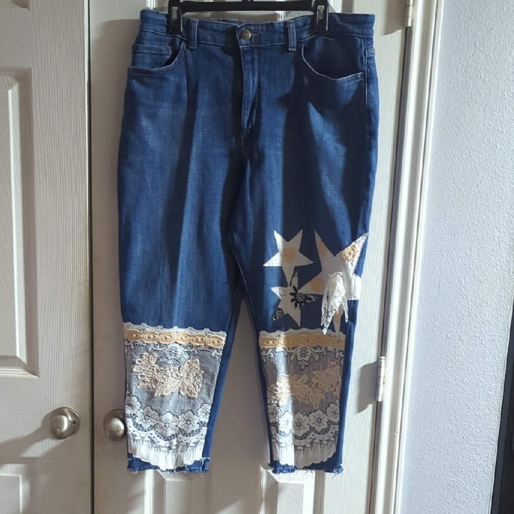 Lee Blue Cropped Jeans with Lace Trim & Star Appliqués
